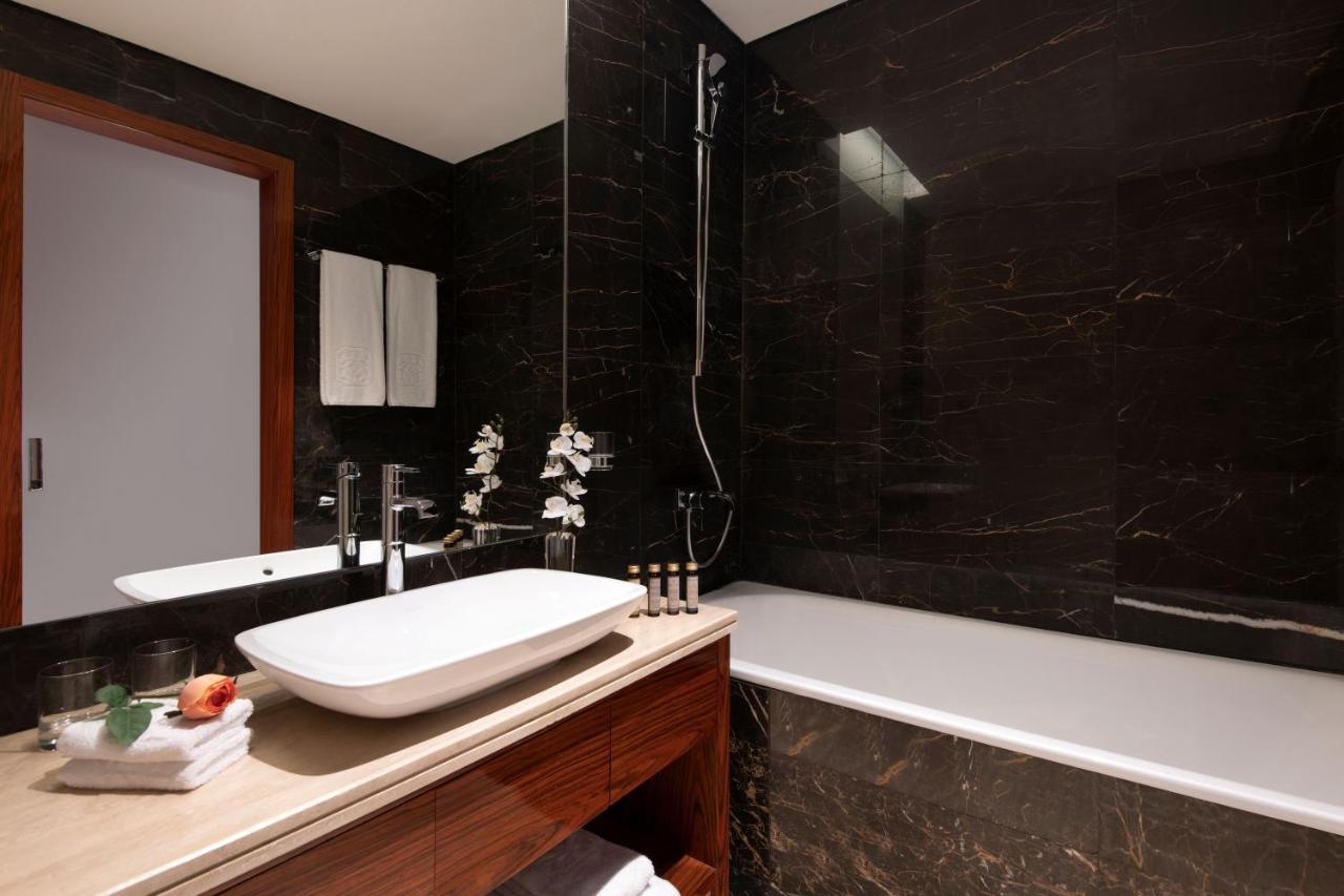 Hotel The Bentley Luxury &